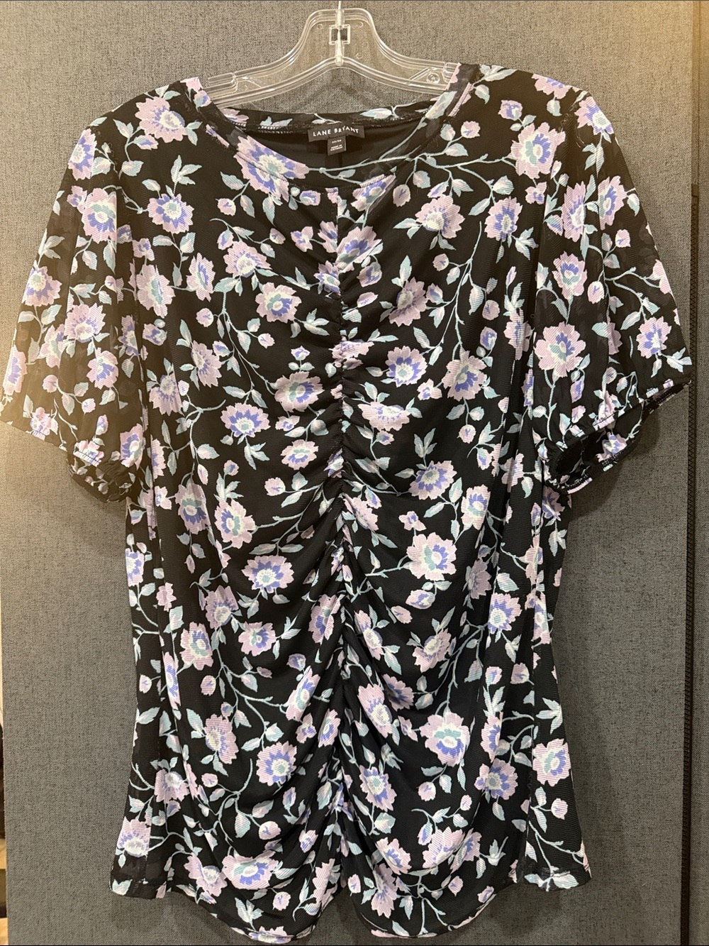 Lane Bryant Black Floral Ruched Front Short Sleeve Top